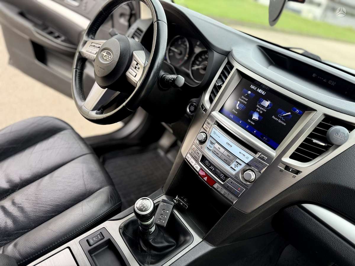 Subaru Outback 2011 — photo 14