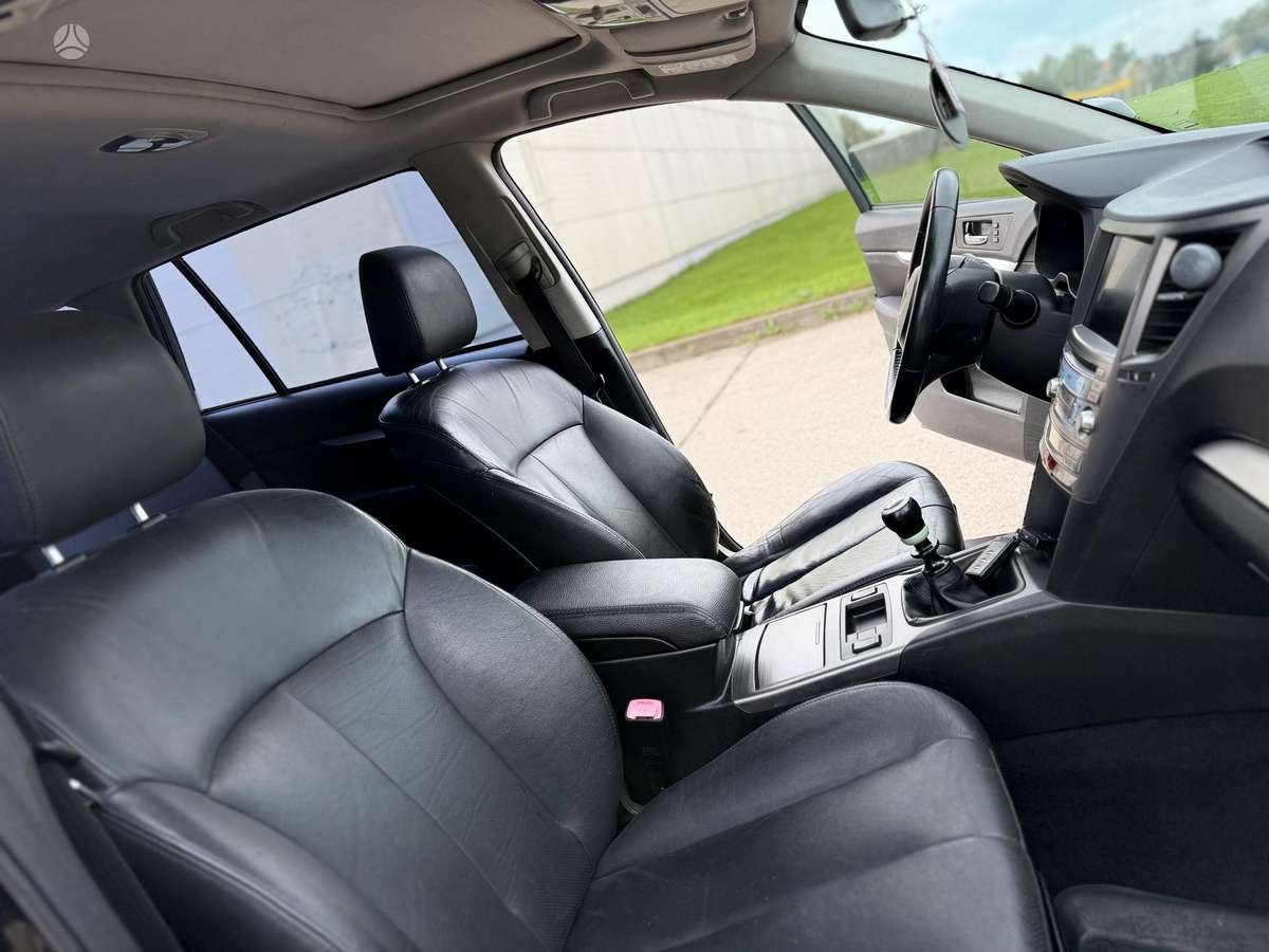 Subaru Outback 2011 — photo 15