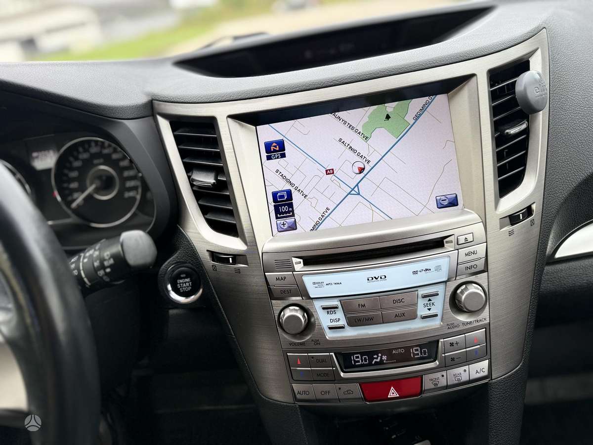 Subaru Outback 2011 — photo 17