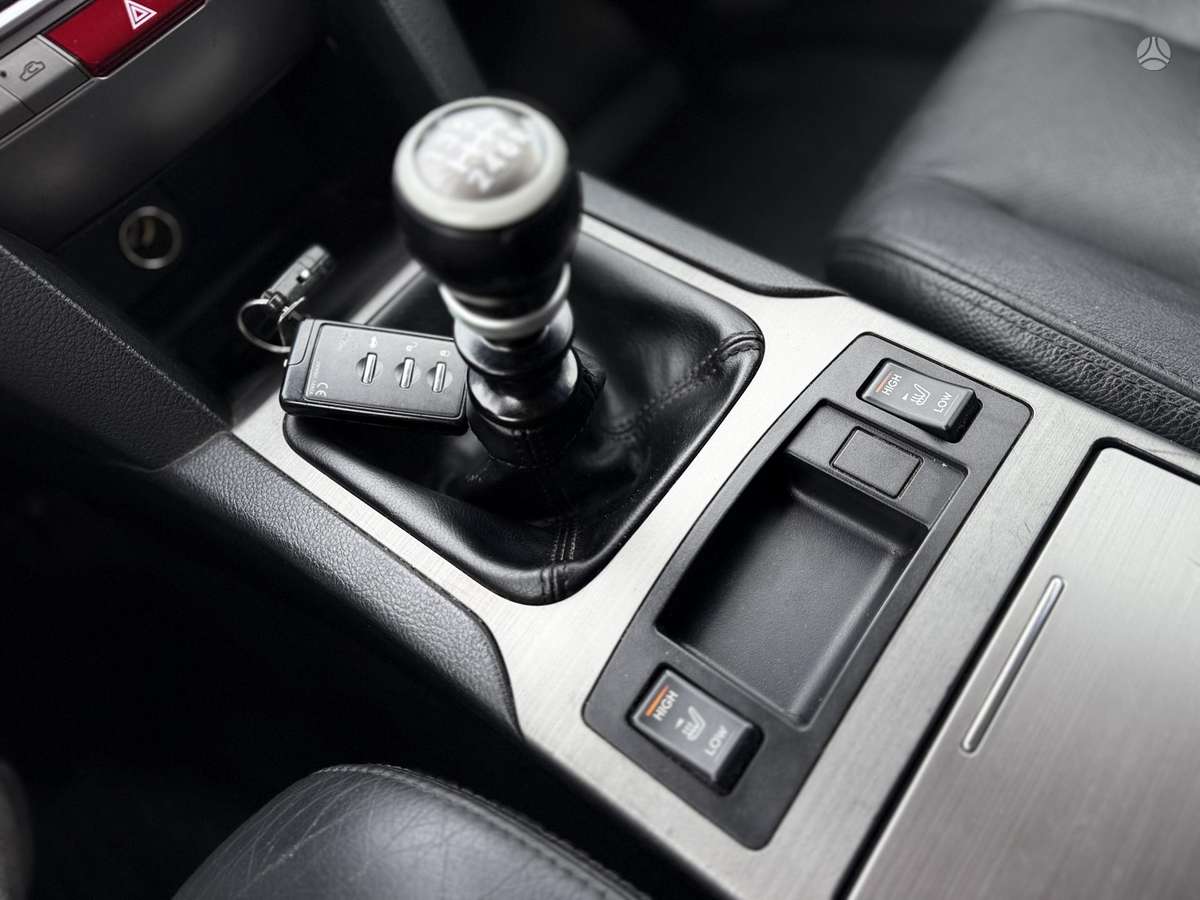 Subaru Outback 2011 — photo 20