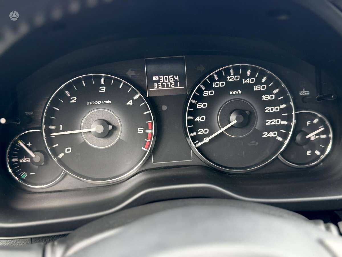 Subaru Outback 2011 — photo 23