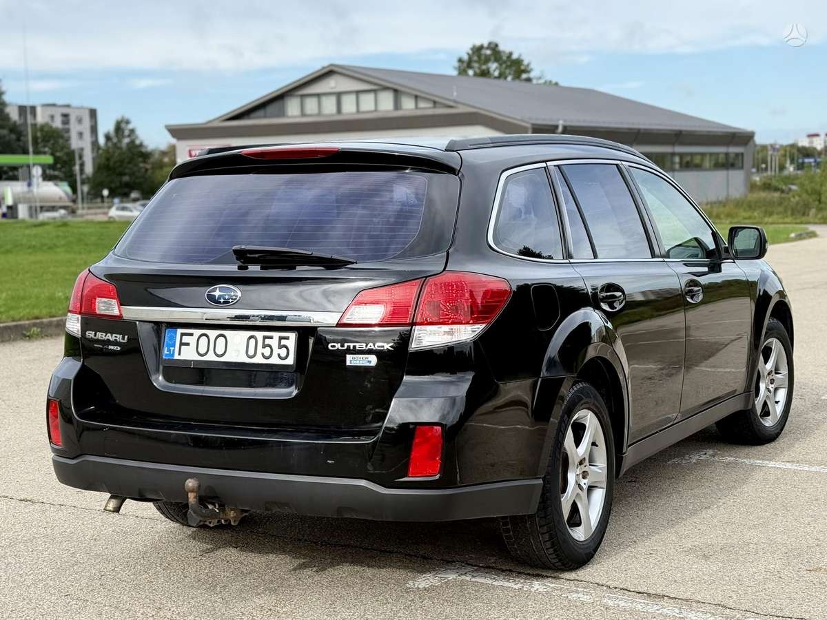 Subaru Outback 2011 — photo 8