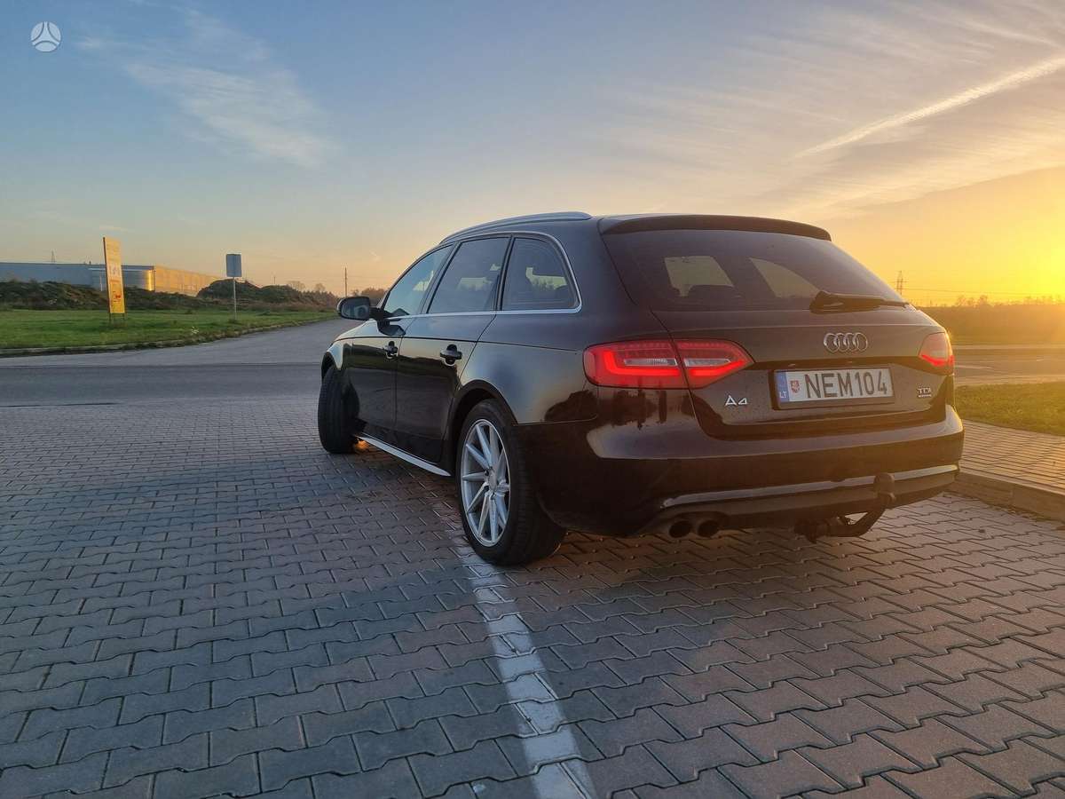 Audi A4 2012 — двигун 1968 cm³, 177 HP (130kW)
