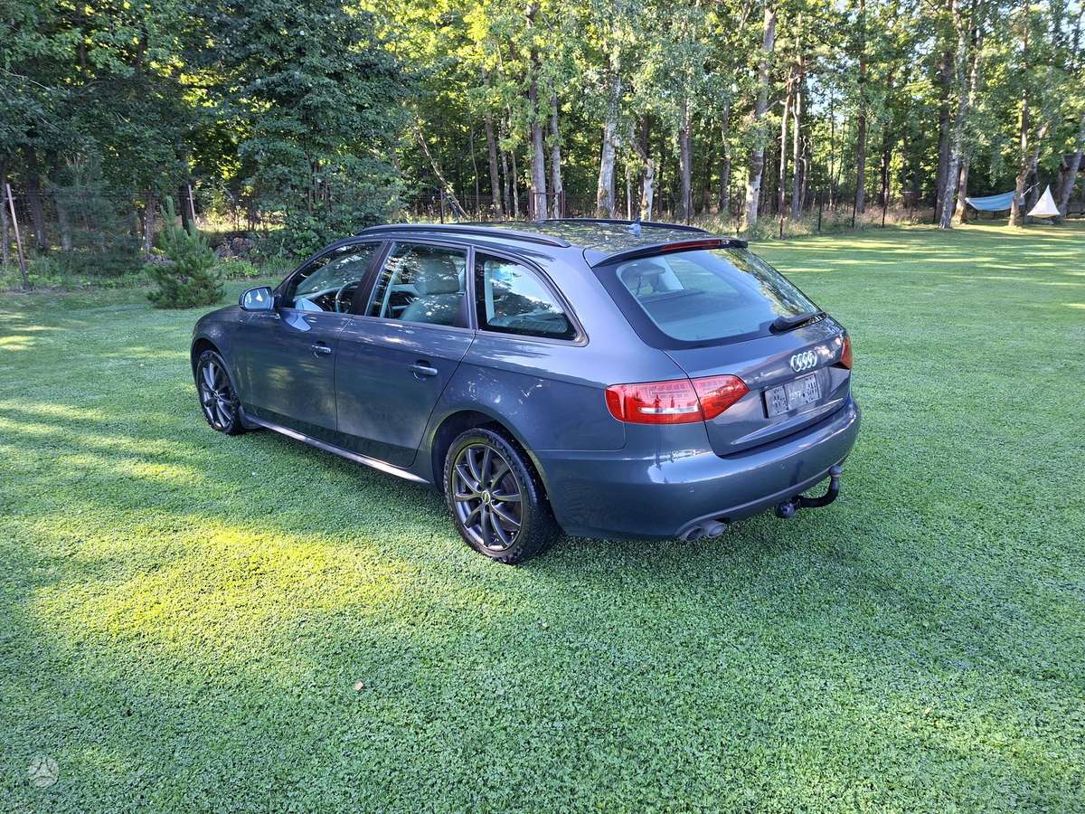 Audi A4 2011 — engine 143 HP (105kW)