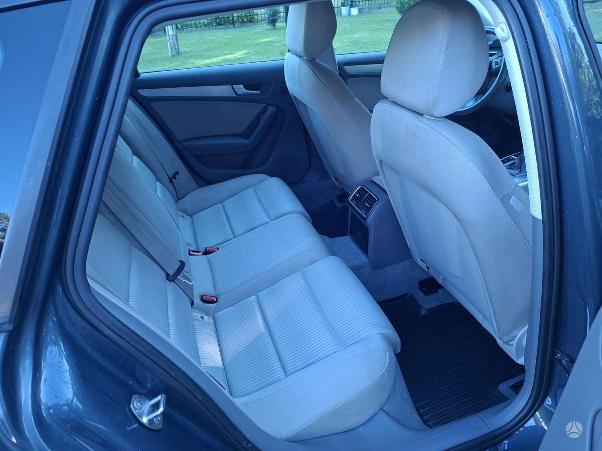 Audi A4 2011 — photo 6