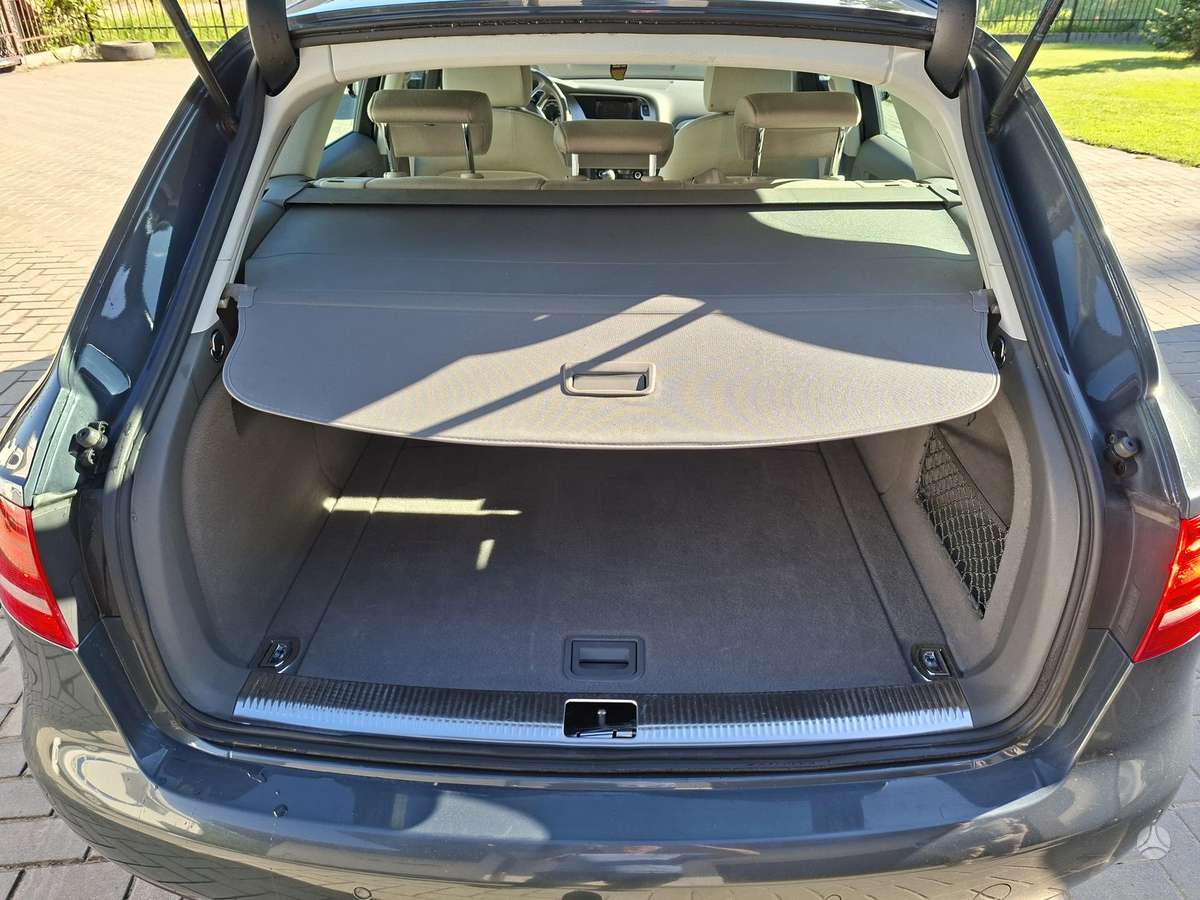 Audi A4 2011 — photo 8