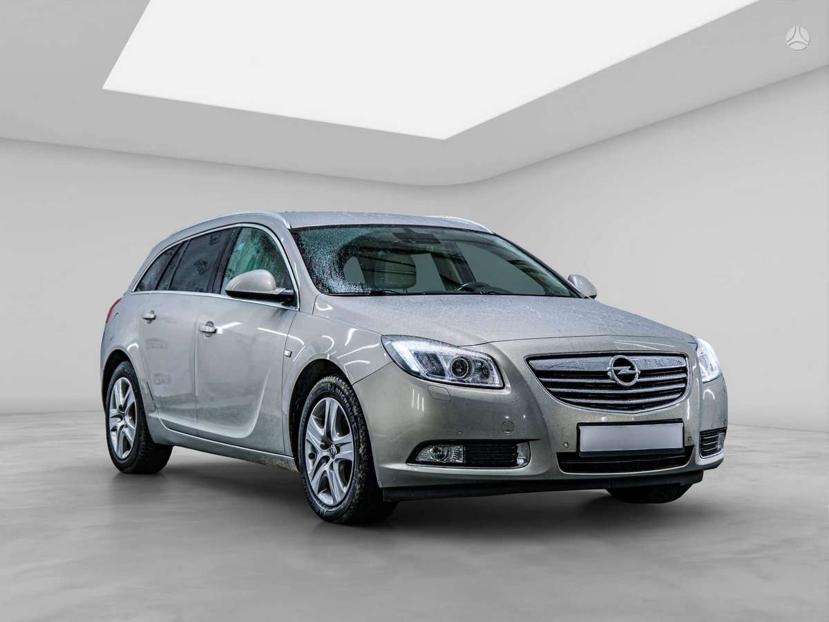 Opel Insignia 2012 — двигун 2000 cm³, 131 HP (96kW)