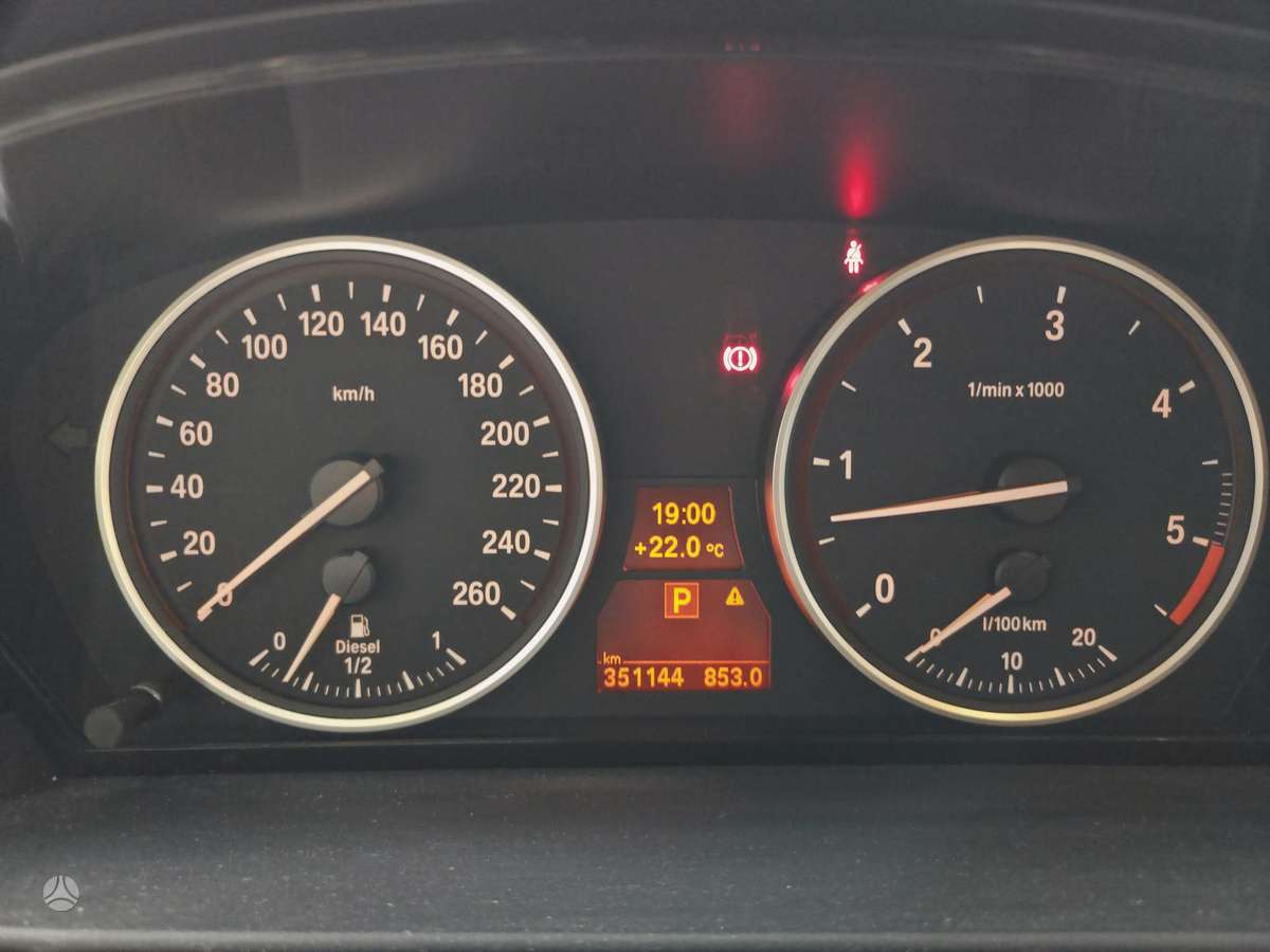 BMW 525 2008 — photo 13
