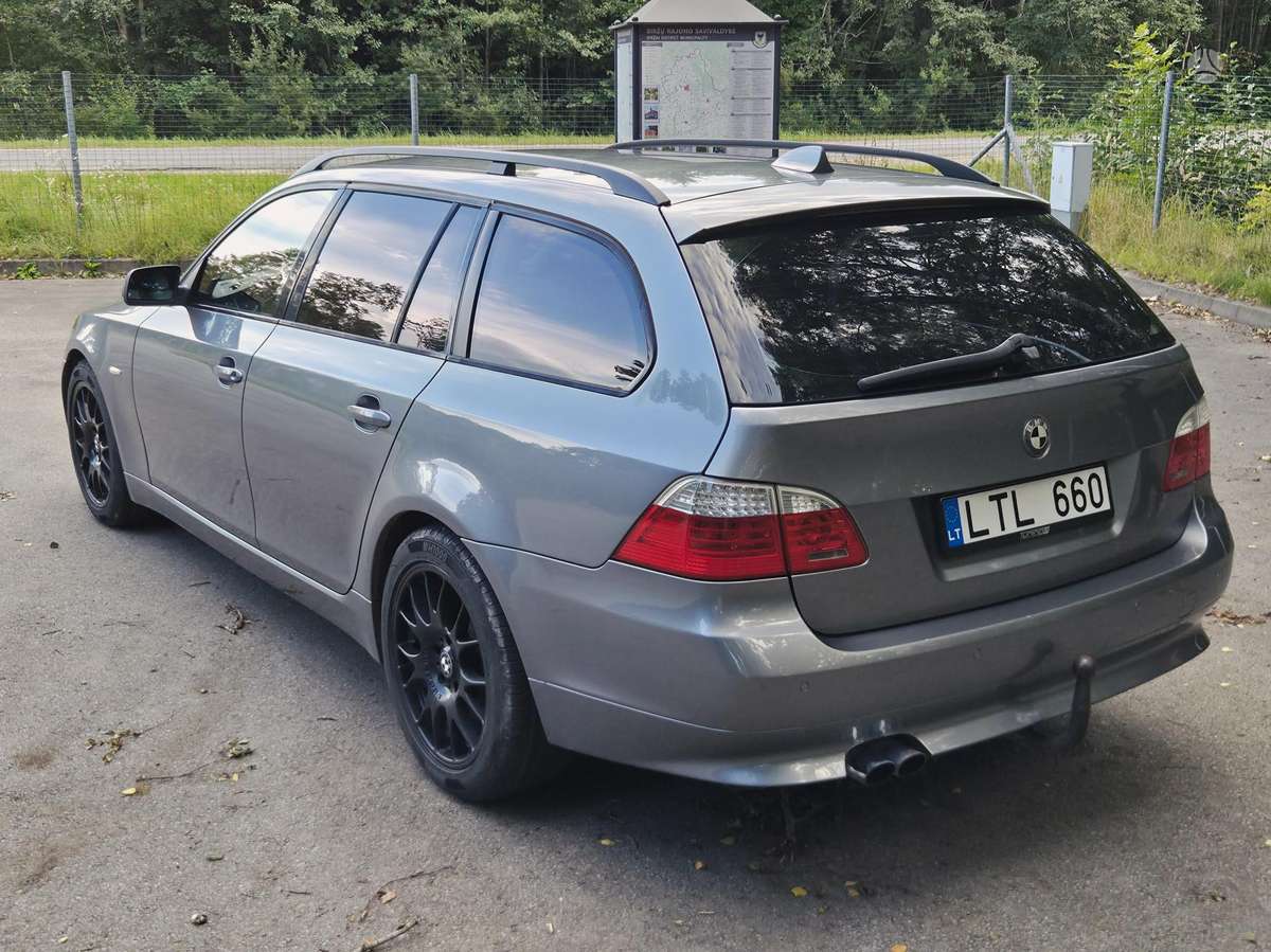 BMW 525 2008 — interior