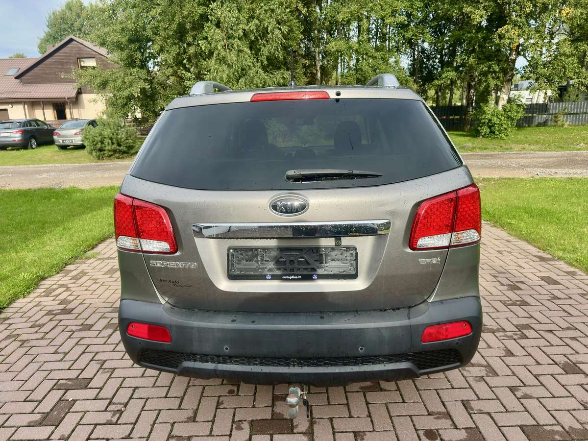 Kia Sorento 2010 — photo 10