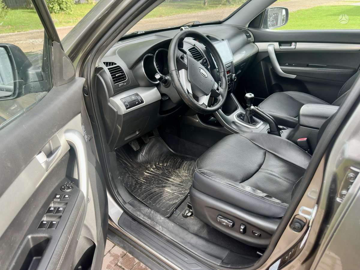 Kia Sorento 2010 — photo 18