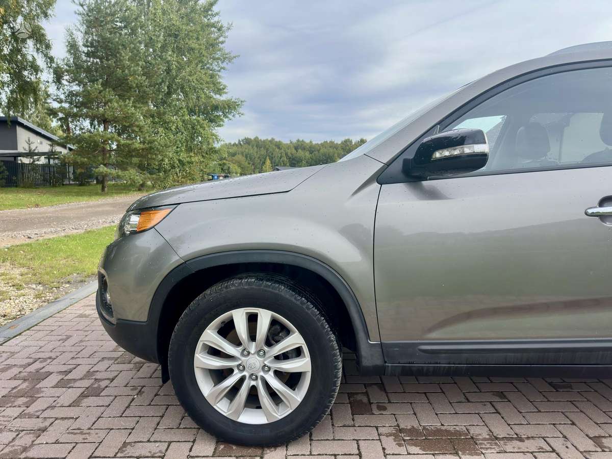 Kia Sorento 2010 — engine 2199 cm³, 197 HP (145kW)