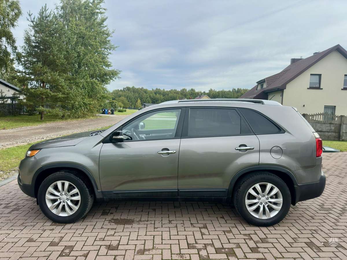 Kia Sorento 2010 — photo 5