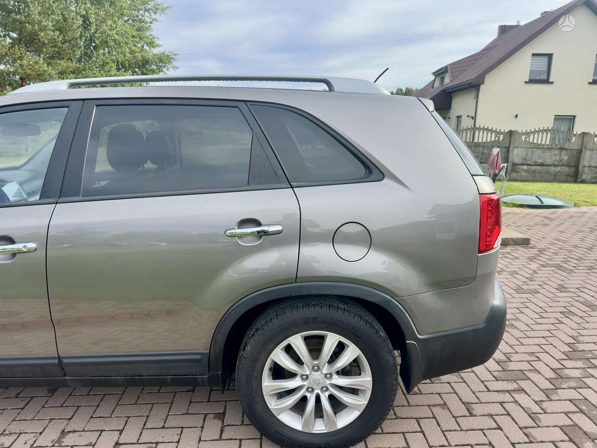 Kia Sorento 2010 — photo 6