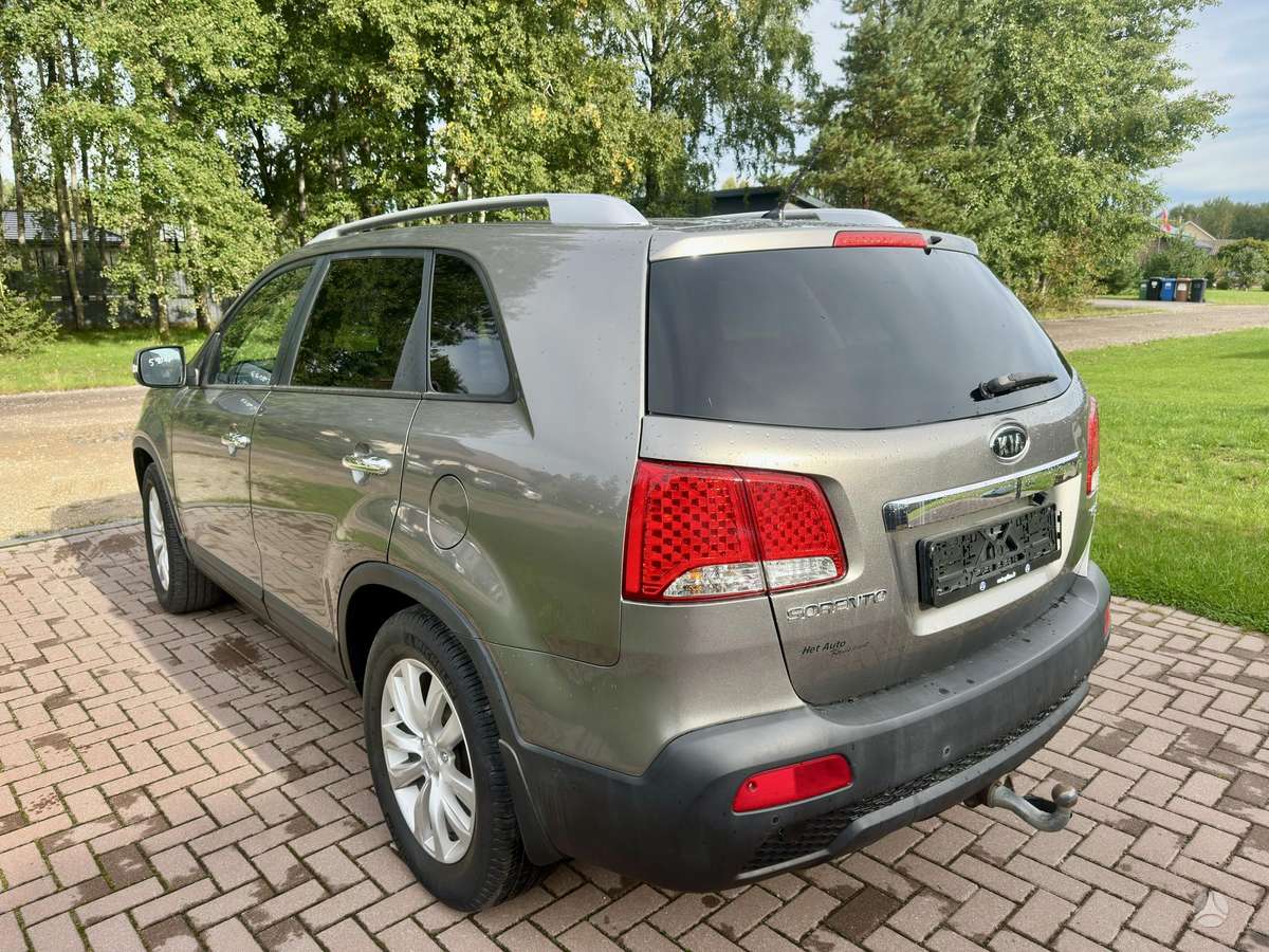 Kia Sorento 2010 — photo 7
