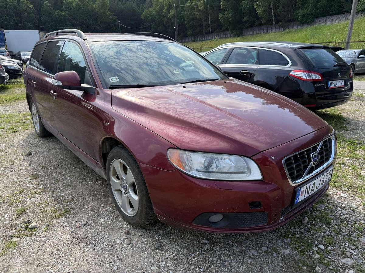Volvo V70 2008 — interior