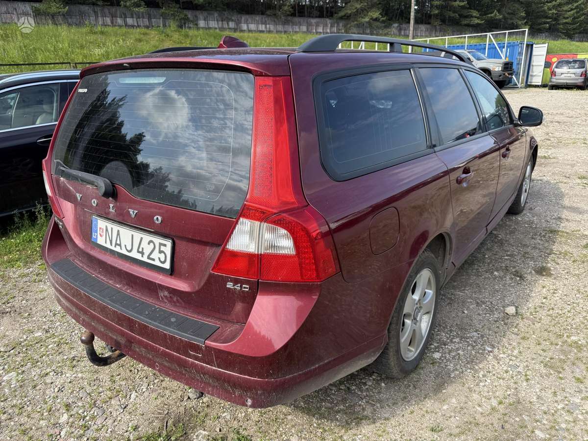 Volvo V70 2008 — engine 2400 cm³, 163 HP (120kW)