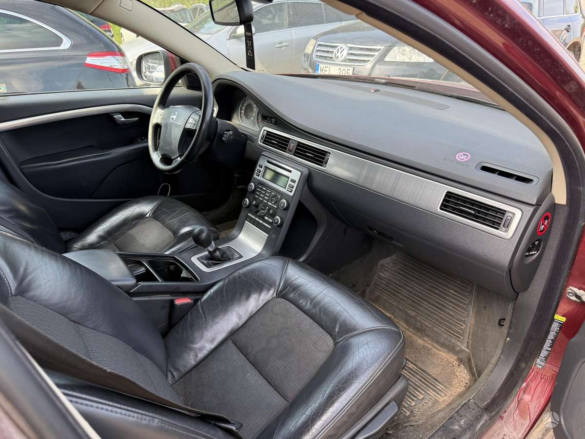 Volvo V70 2008 — photo 9