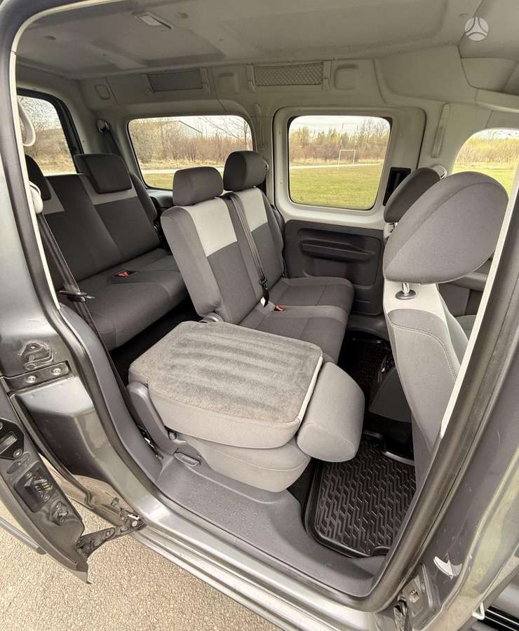 Volkswagen Caddy 2013 — photo 15