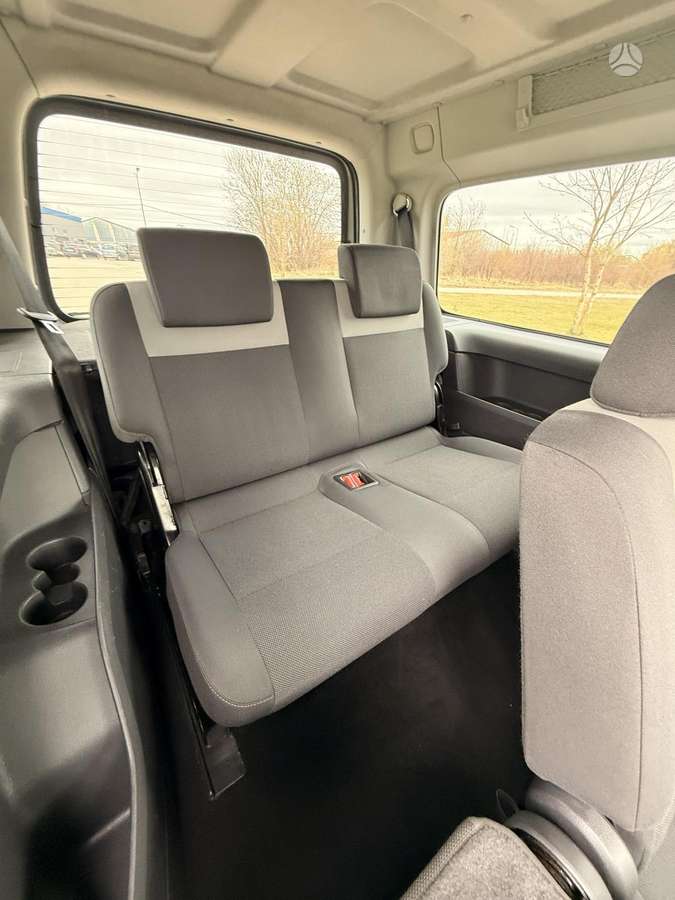 Volkswagen Caddy 2013 — photo 17