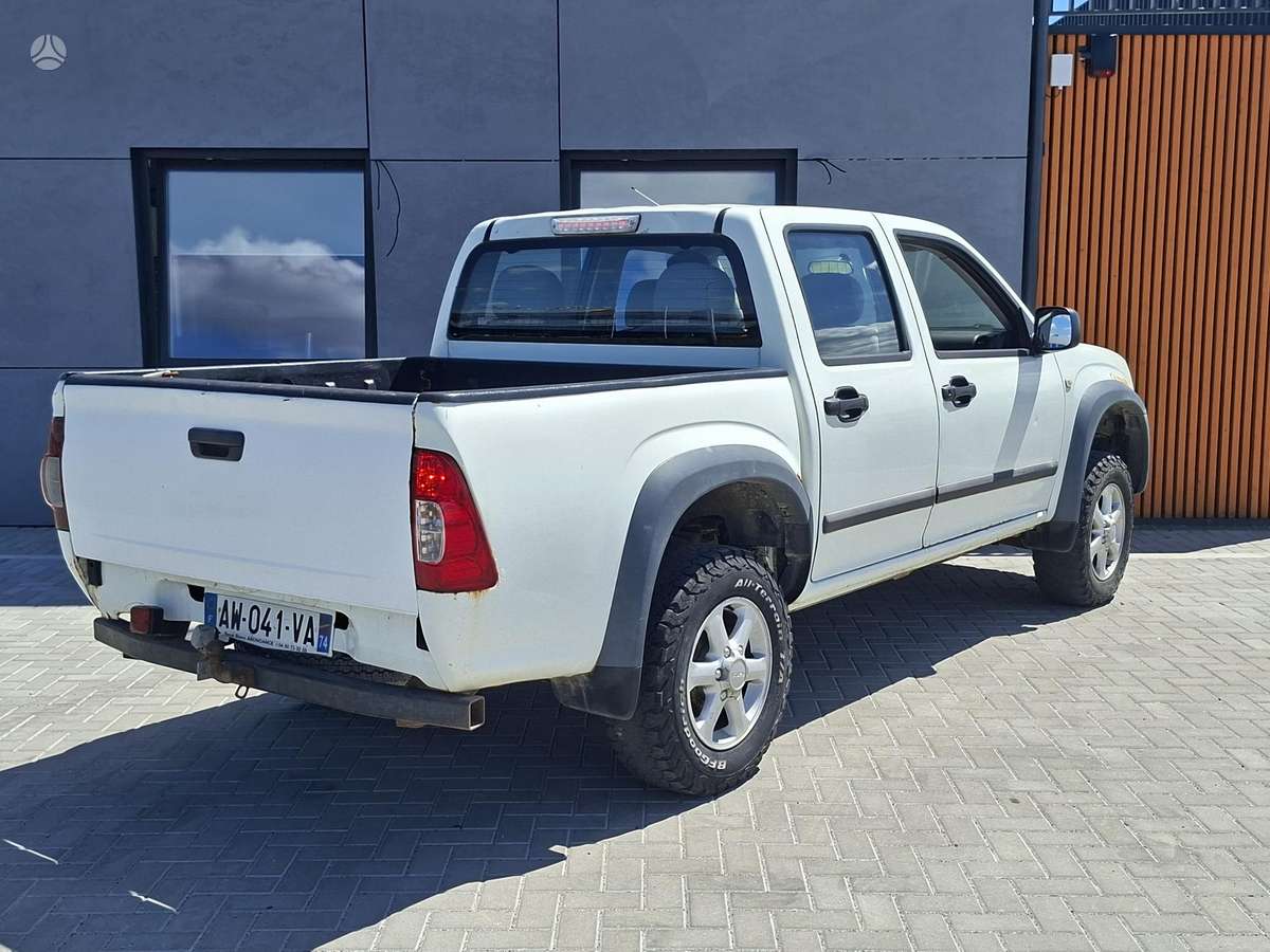 Isuzu D-Max 2010 — engine 2999 cm³, 163 HP (120kW)