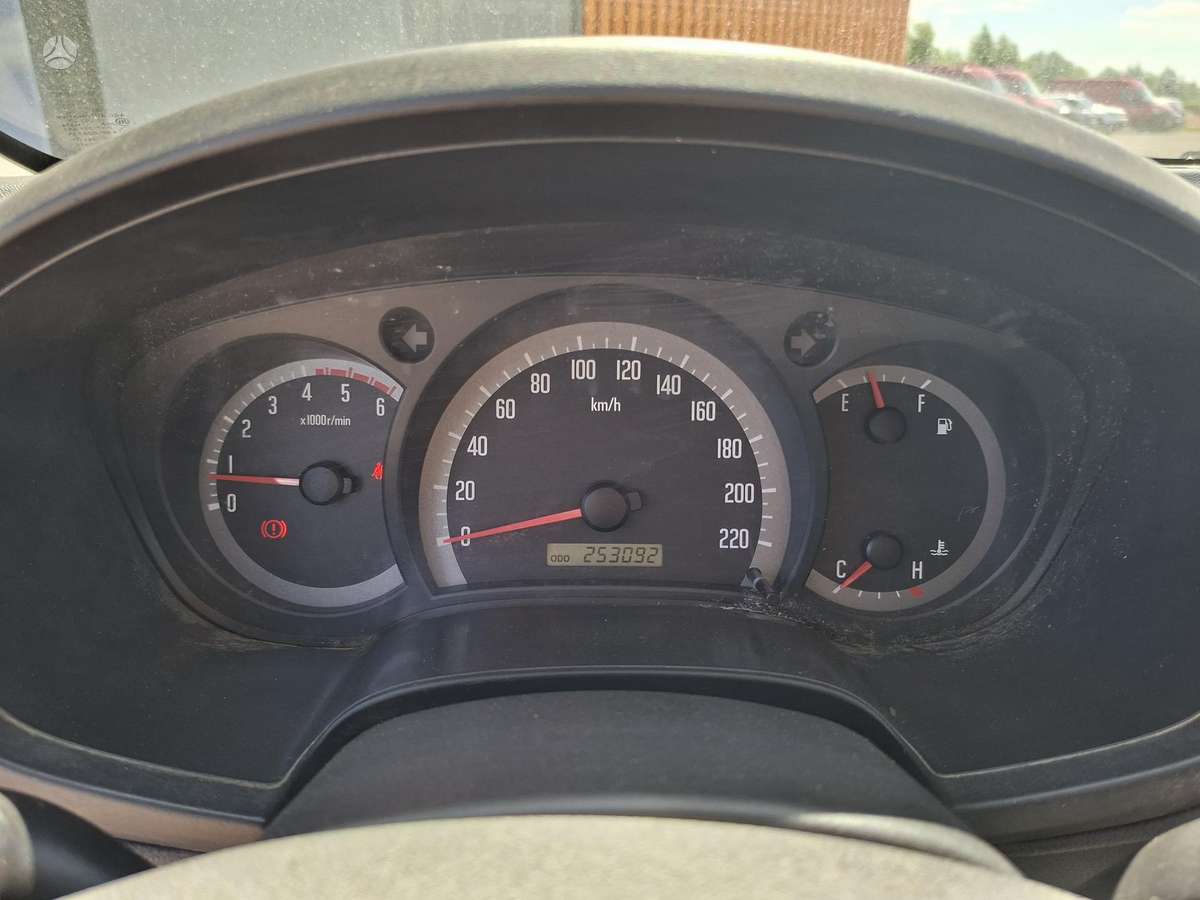 Isuzu D-Max 2010 — photo 6