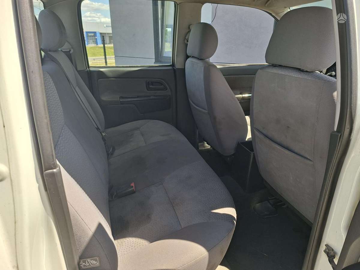 Isuzu D-Max 2010 — photo 9