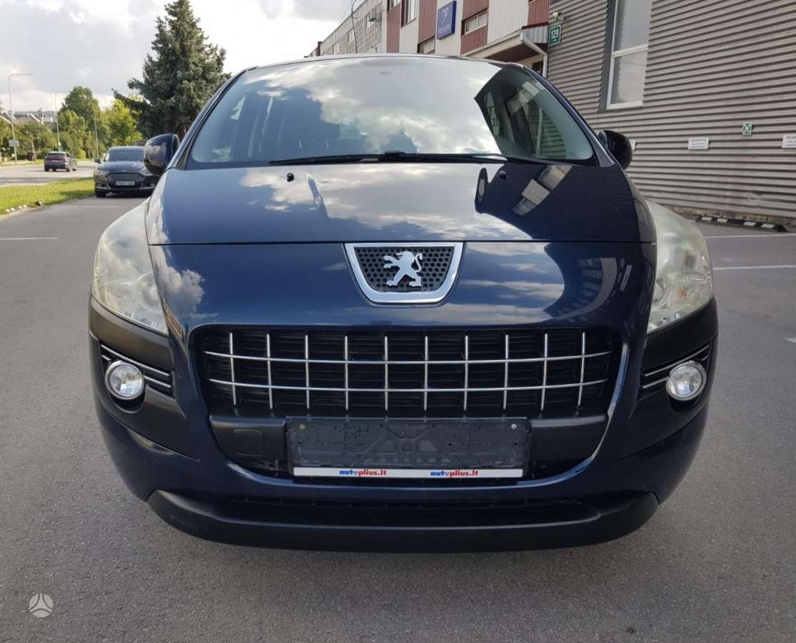 Peugeot 3008 2010 — вигляд ззаду