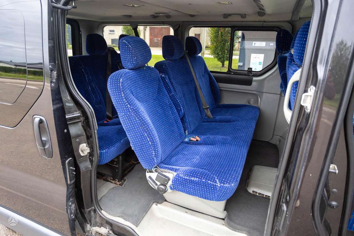 Renault Trafic 2011 — фото 12