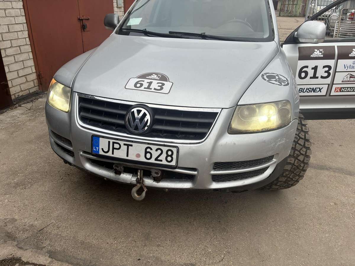 Volkswagen Touareg 2005 — rear view