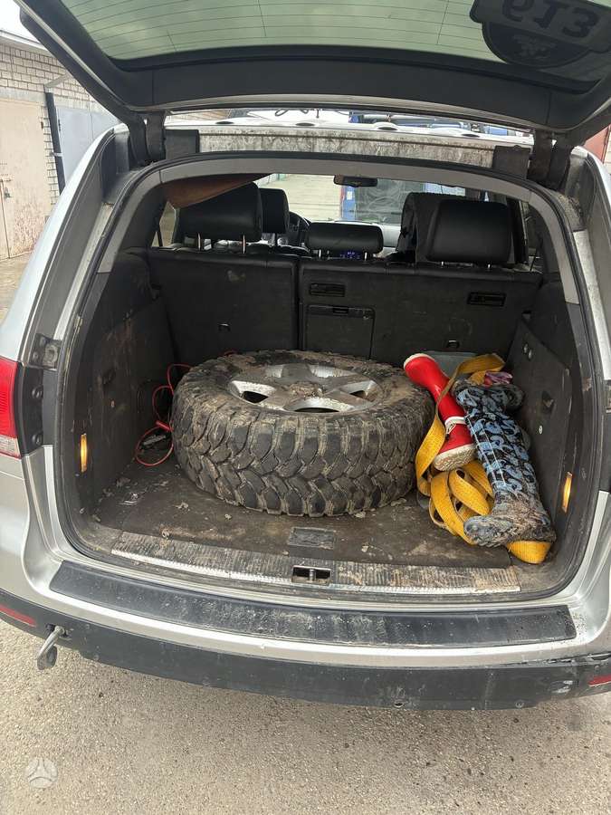 Volkswagen Touareg 2005 — photo 7