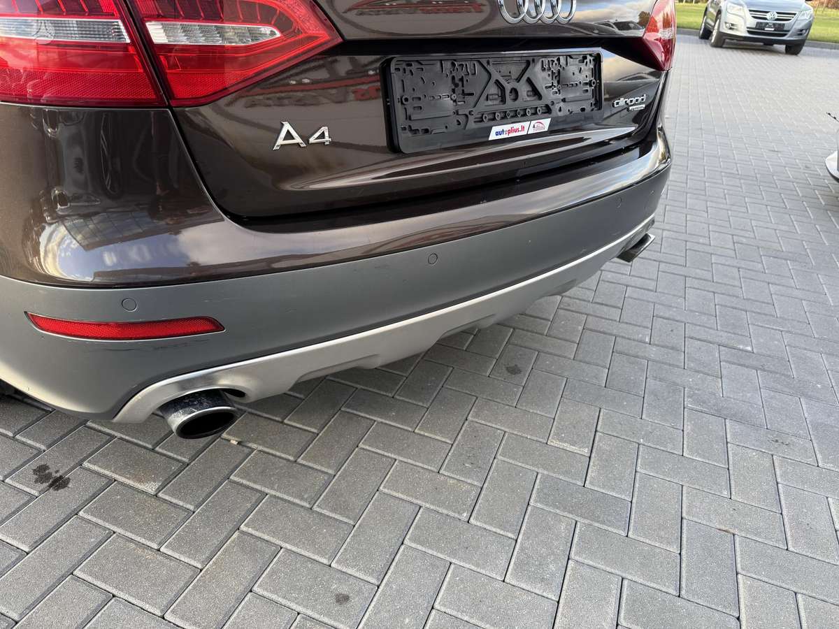 Audi A4 2012 — photo 12