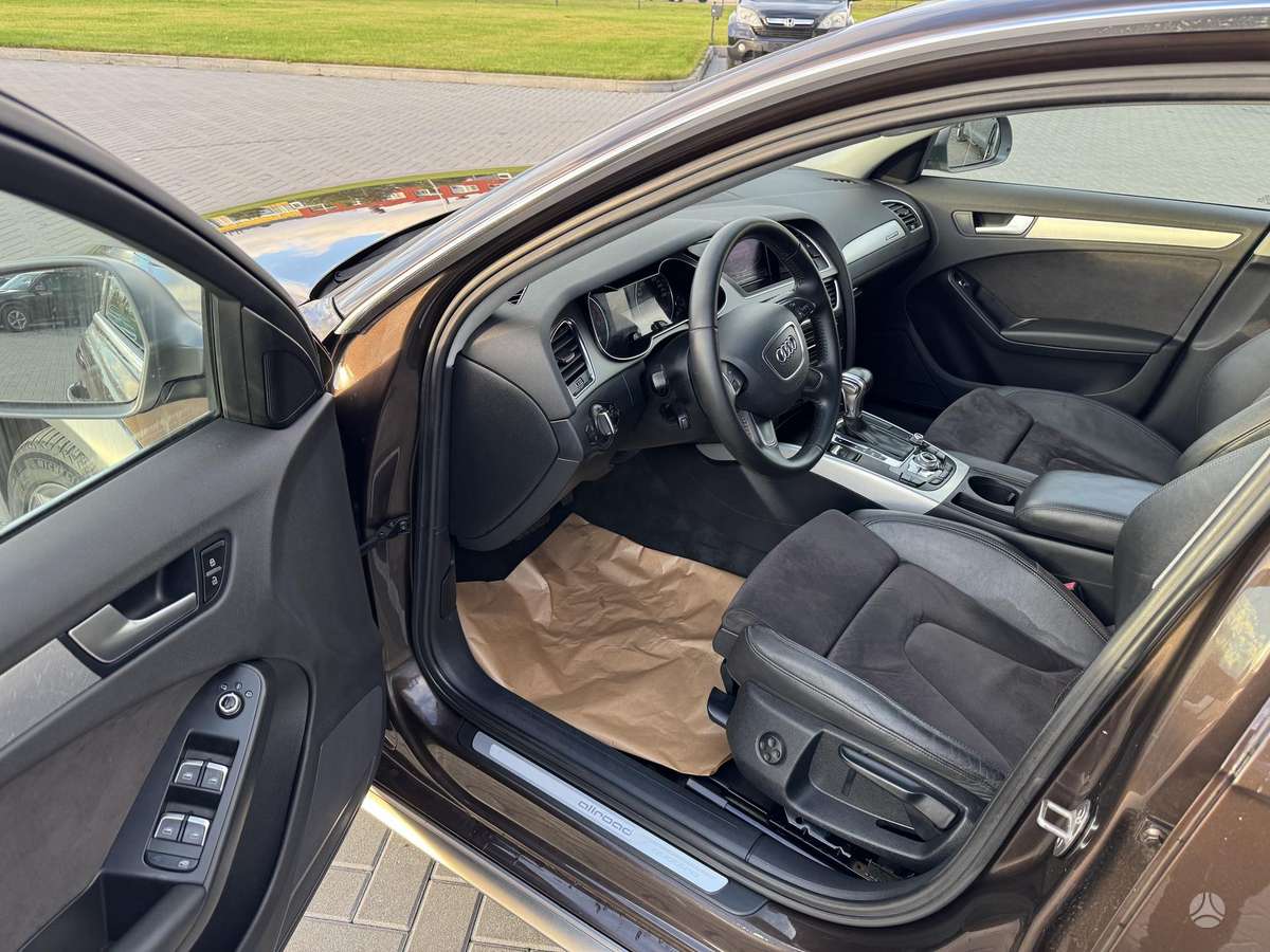 Audi A4 2012 — photo 14