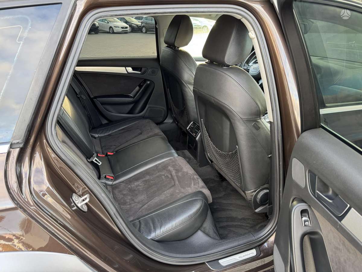 Audi A4 2012 — photo 20
