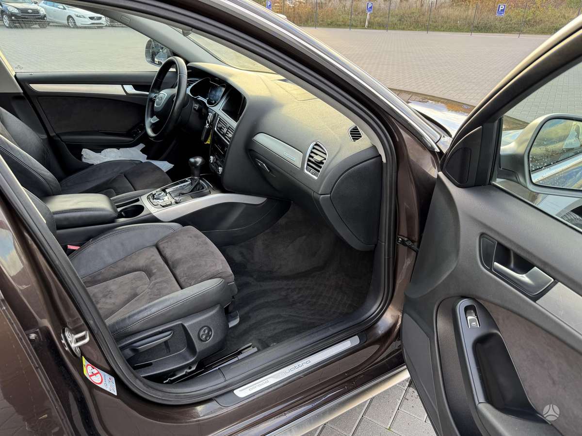 Audi A4 2012 — photo 21