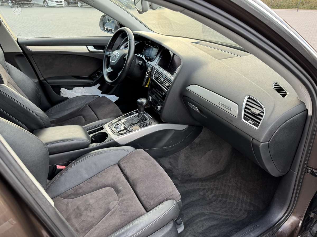 Audi A4 2012 — photo 22