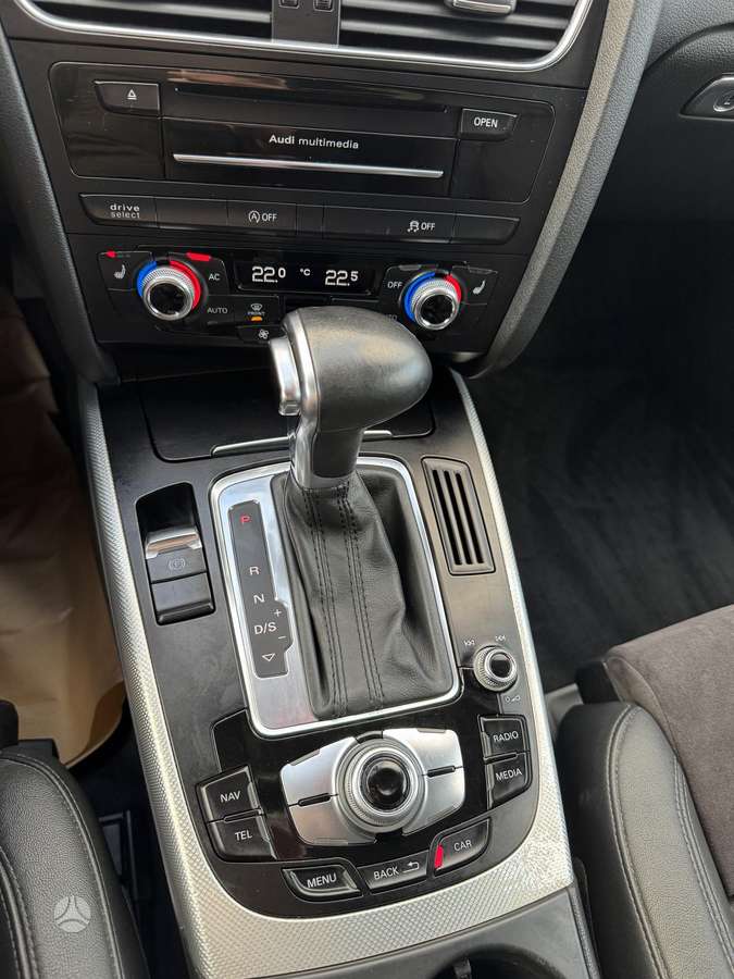 Audi A4 2012 — photo 25