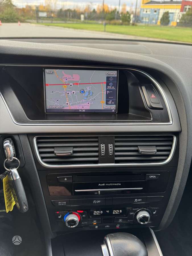 Audi A4 2012 — photo 26