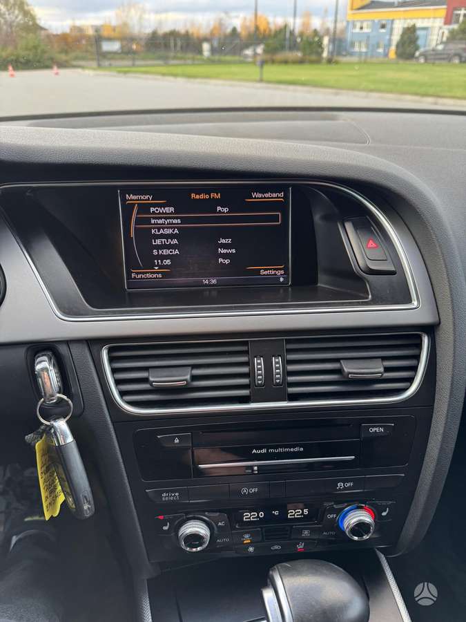 Audi A4 2012 — photo 28