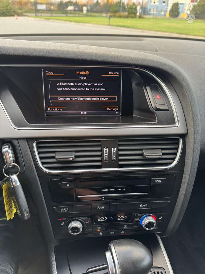 Audi A4 2012 — photo 29