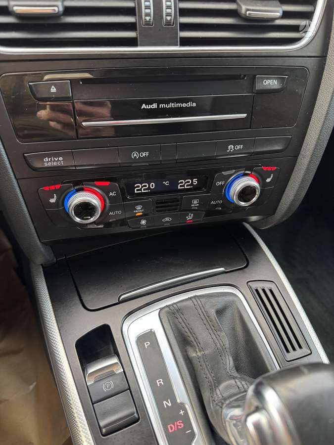 Audi A4 2012 — photo 32