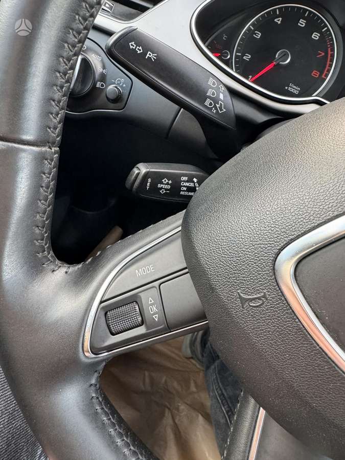 Audi A4 2012 — photo 33