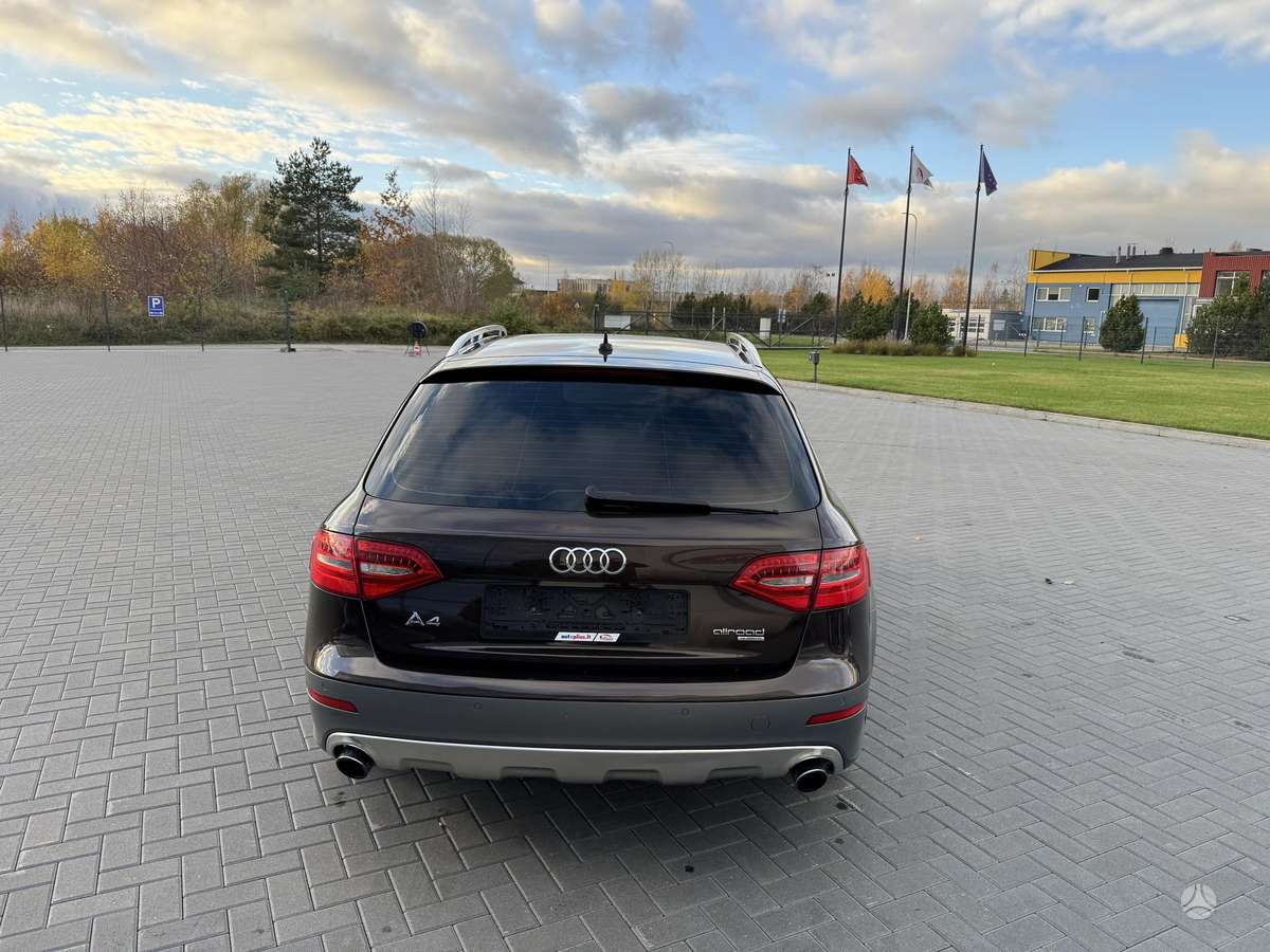 Audi A4 2012 — photo 5