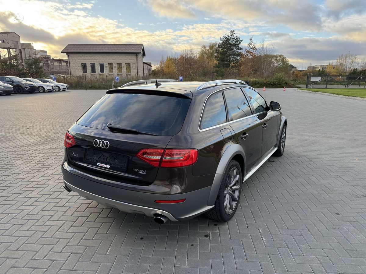 Audi A4 2012 — photo 6