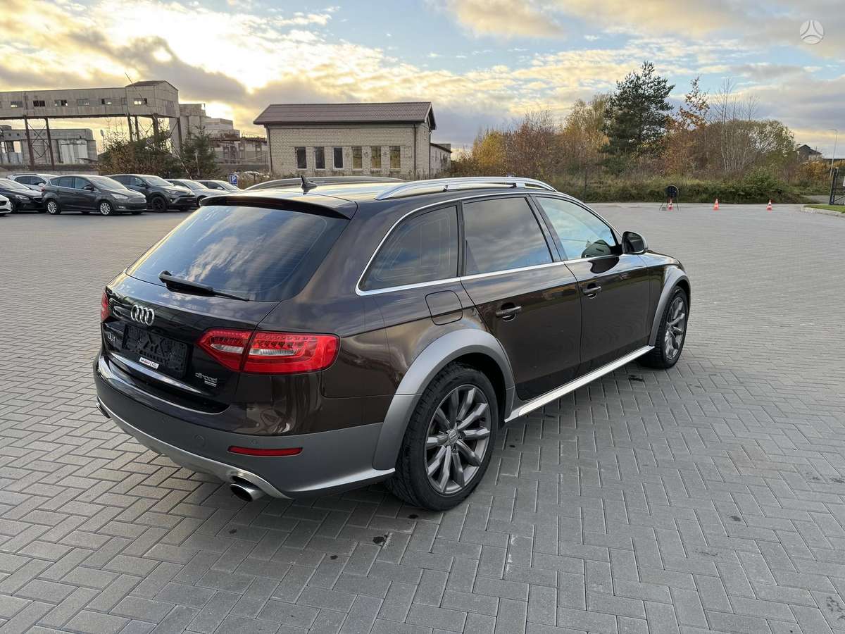 Audi A4 2012 — photo 7