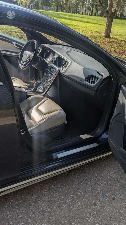 Volvo V60 2015 — photo 6