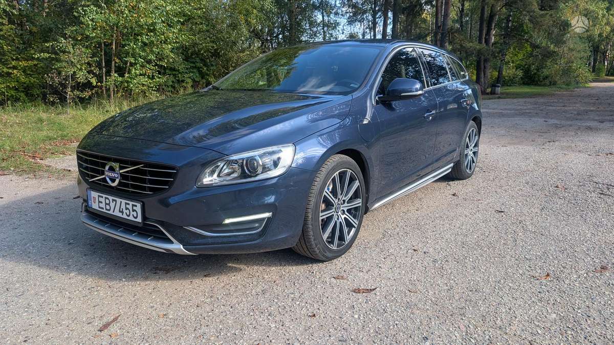 Volvo V60 2015 — photo 8