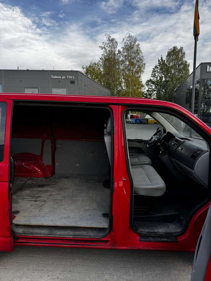 Volkswagen Transporter 2009 — photo 10