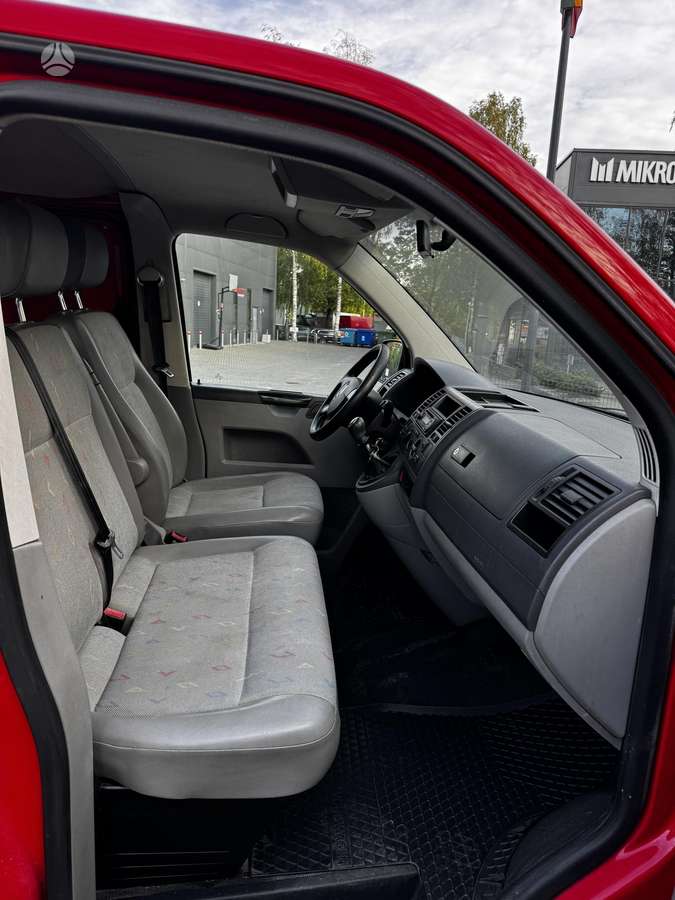 Volkswagen Transporter 2009 — photo 11