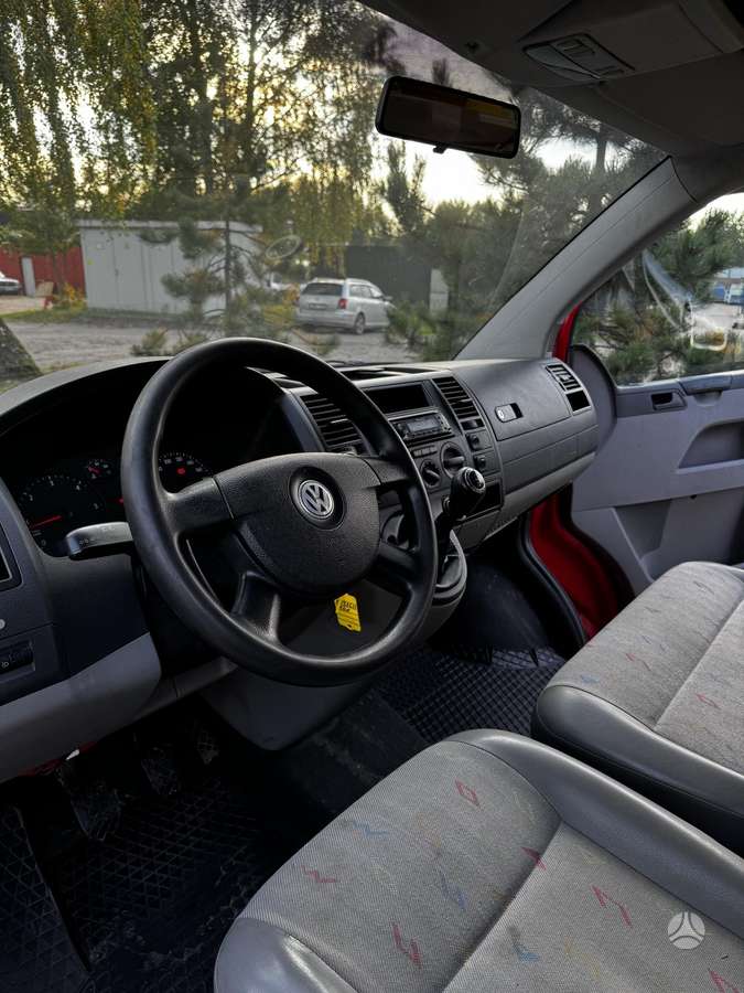 Volkswagen Transporter 2009 — photo 15